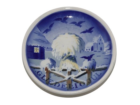 Royal Copenhagen miniature Christmas plate 
Glædelig Jul