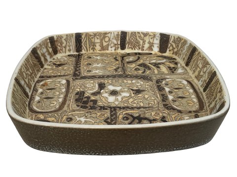 Royal Copenhagen Baca
Brown dish