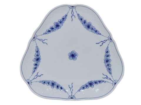 Empire
Triangular platter 24 cm.