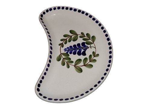 Aluminia Wisteria
Moon shaped dish