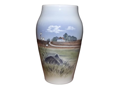 Royal Copenhagen
Vase with Danish farm