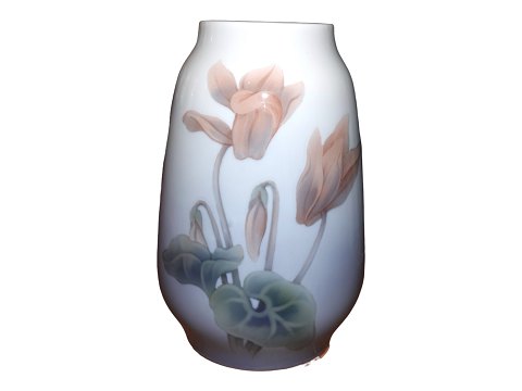 Royal Copenhagen
Vase with Alpine Violet