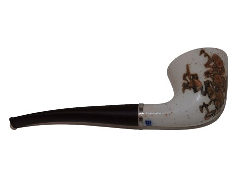 Royal Copenhagen Baca
White and brown pipe