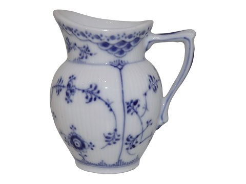 Blue Fluted Half Lace
Small creamer