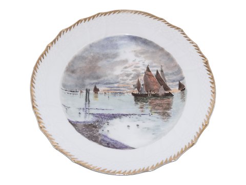 Royal Copenhagen White Curved with gold edge
Luncheon plate with ships from 1860-1893