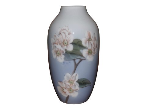 Royal Copenhagen
Lille vase med hvide blomster