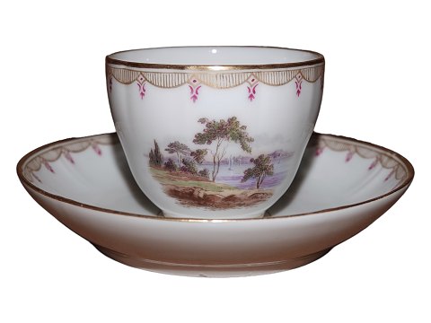 Royal Copenhagen
Antique coffee cup with landscape