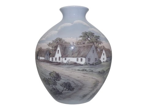 Bing & Grondahl
Large Unique vase with farmhouse from 1978