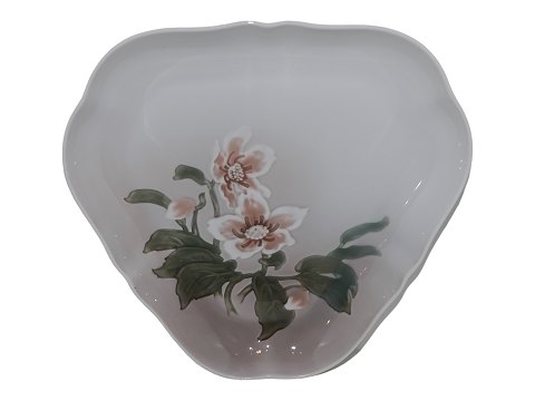 Christmas Rose Grey
Triangular dish