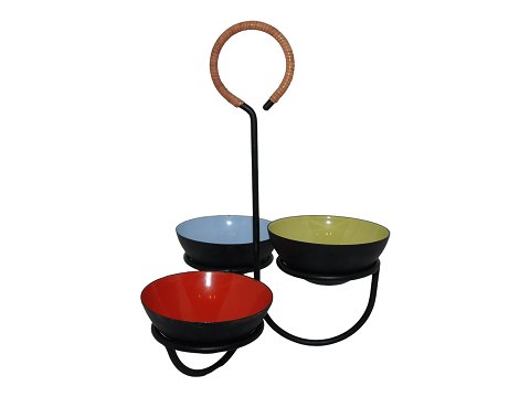 Krenit
Metal stand with three small Krenit bowls