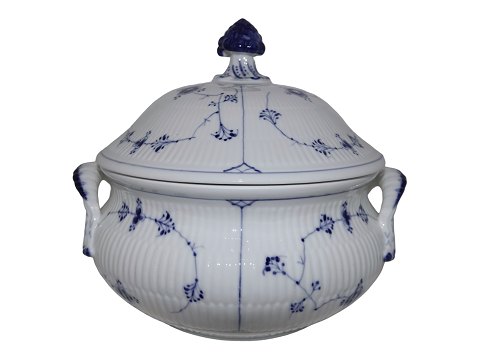 Blue Traditional
Large soup tureen from 1902-1914