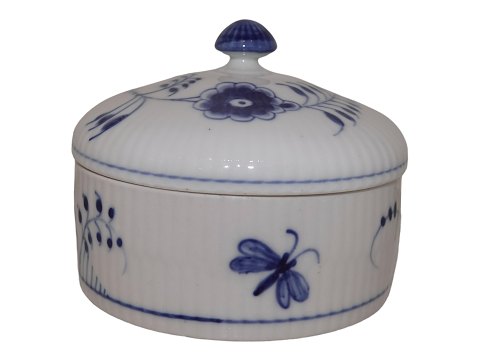 Blue Fluted Plain
Lidded box with butterflies