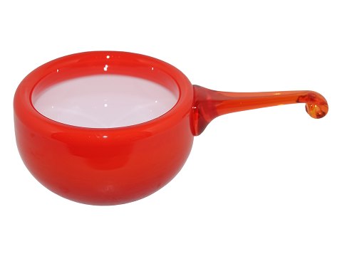 Holmegaard Palet
Small red bowl with handle 16 cm.