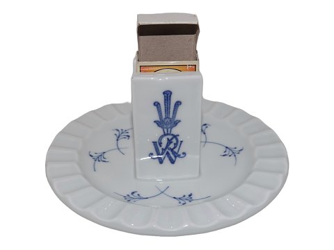 Blue Traditional Thick porcelain
Match holder