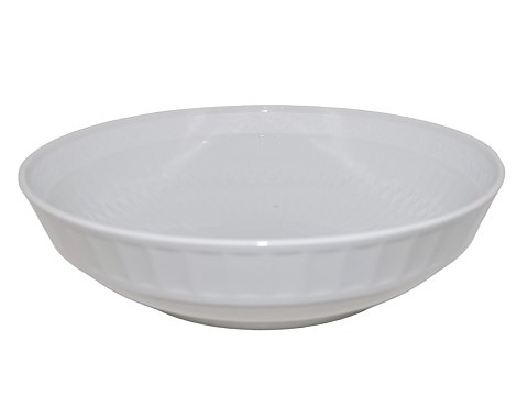 White Fan
Round bowl 22.3 cm.