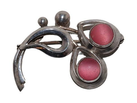Danish sterling silver 
Brooch with two pink stones