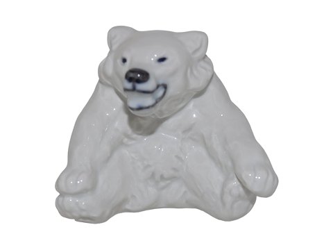 Royal Copenhagen figurine
Polar bear cub