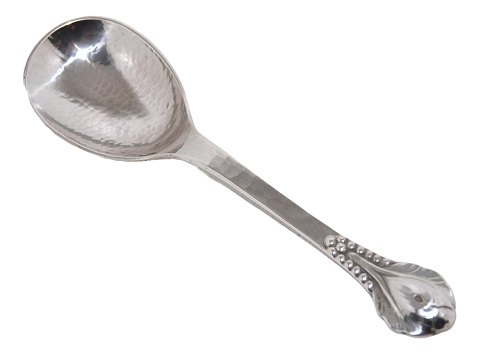 Evald Nielsen No. 3 silver
Small serving spoon 16.9 cm.