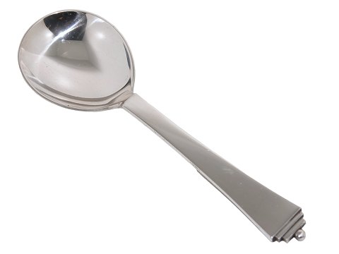 Georg Jensen Pyramid sterling silver
Serving spoon 18.0 cm. from 1931