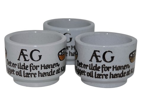 Knabstrup Denmark art pottery
Eggcup with text