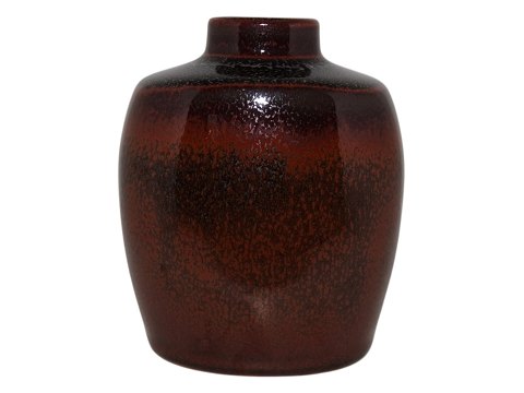 Royal Copenhagen keramik
Unika brun vase af Nils Thorsson