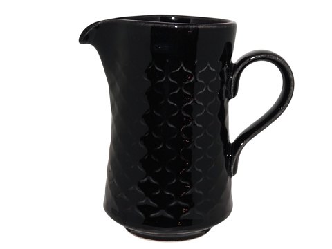 Palet
Black creamer