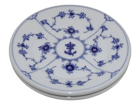 Musselmalet Riflet Hotelporcelæn
Brødtallerken med logo fra Søværnet 14,7 cm. #331
