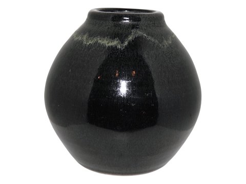 Dahl Jensen keramik
Vase med sort glasur fra 1925-1928