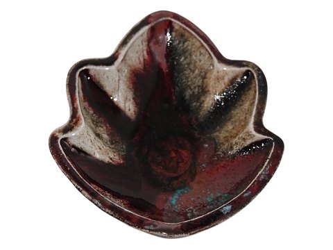 Bing & Grondahl Art Pottery
Small dish with a great glaze