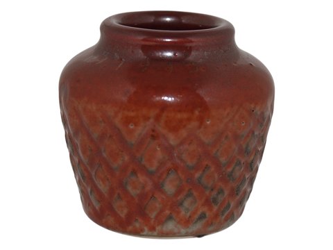 Royal Copenhagen keramik
Miniaturevase med rød glasur - farveprøve