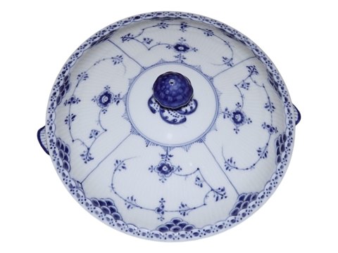 Blue Fluted Half Lace
Round lidded bowl 23 cm.