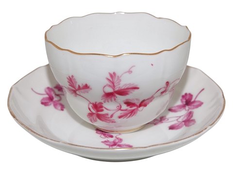 Royal Copenhagen 
Kaffekop med lyserød dekoration fra 1890