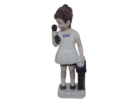 Lyngby figur
Pige med telefon
