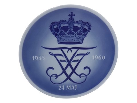 Royal Copenhagen commemorative plate from 1960
King Christian X and Queen Alexandrine 25th wedding anniversary