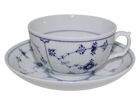 Blue FLuted Plain
Rare, huge tea cup #69