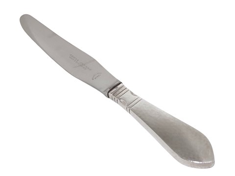 Georg Jensen Antik
Middagskniv med langt knivblad 24,8 cm.