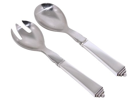 Georg Jensen Pyramid sterling silver
Small salad set 15.4 cm.