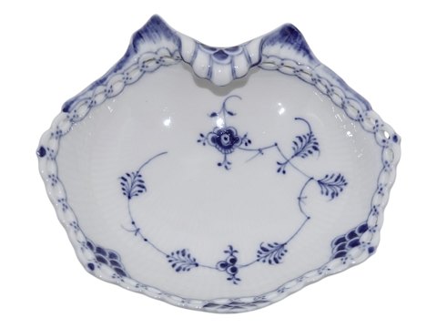 Blue Fluted Full Lace
Dish