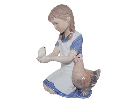Større Royal Copenhagen figur
Pige med høne og kylling