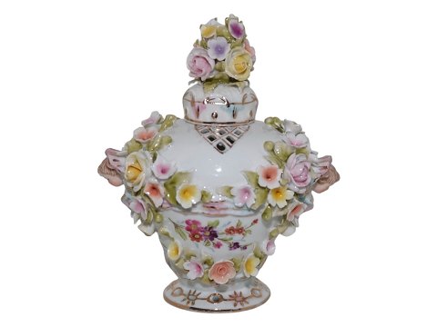 German porcelainSmall lidded bottle with many flowers