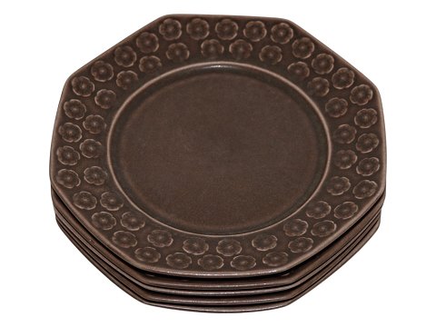 UmbraAngular side plate 16.5 cm.