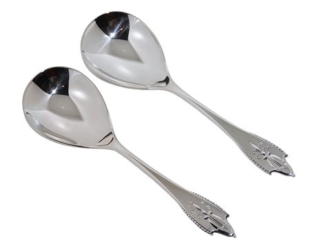 Georg Jensen AkkelejeServeringsske 19,4 cm.
