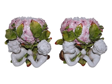 German porcelainTwo small flower pots with angels from 1900