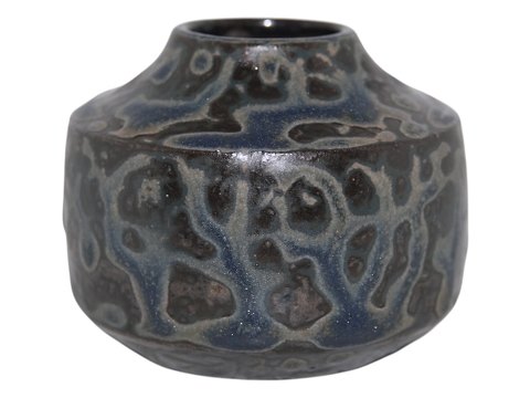 Bing & Grondahl art potteryMiniature TEST vase with great glaze by Cathinka Olsen