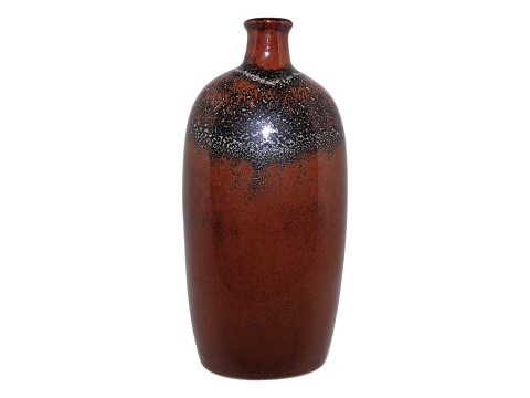 Royal Copenhagen keramikStørre brun vase af Nils Thorsson