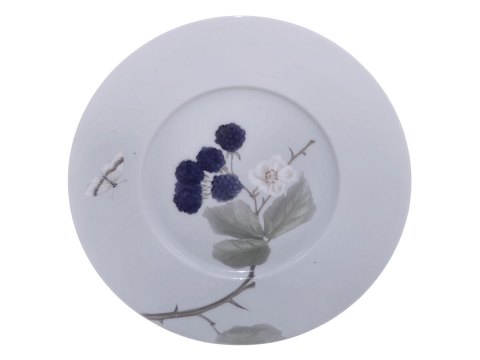 Royal CopenhagenArt Nouveau luncheon plate with blackberry 22.0 cm.
