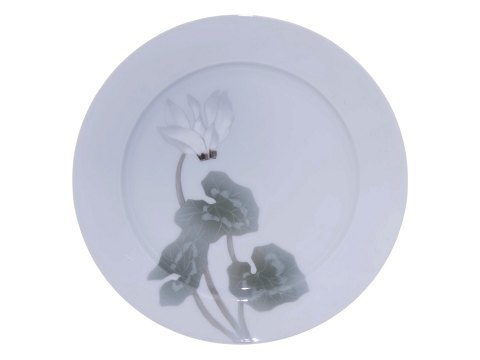 Royal CopenhagenArt Nouveau luncheon plate with white cyclamen 21.5 cm.
