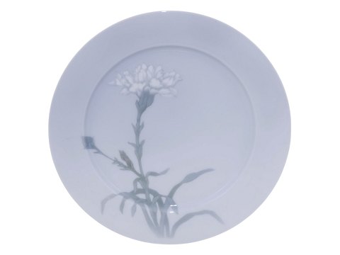 Royal CopenhagenArt Nouveau luncheon plate with white carnation 21.5 cm.