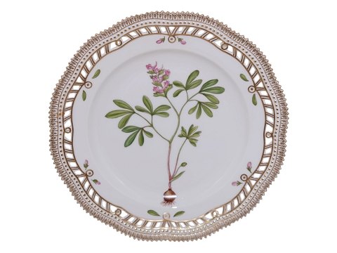 Flora DanicaMiddagstallerken med gennembrudt kant 25,5 cm.