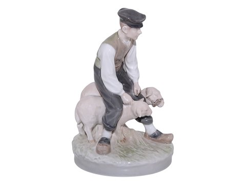 Royal Copenhagen figurBondemand med to får